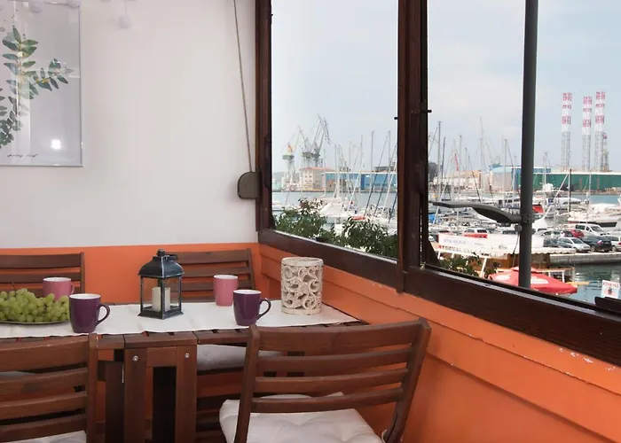 Harbour-apartment With Sea View And Parking Spot * Pola