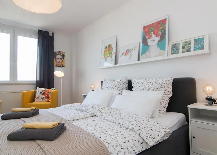 Harbour-apartment With Sea View And Parking Spot * פולה