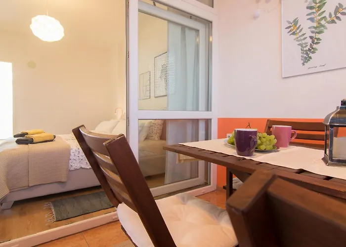 Harbour-apartment With Sea View And Parking Spot דירה פולה