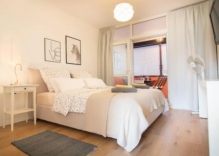 Harbour-apartment With Sea View And Parking Spot 아파트