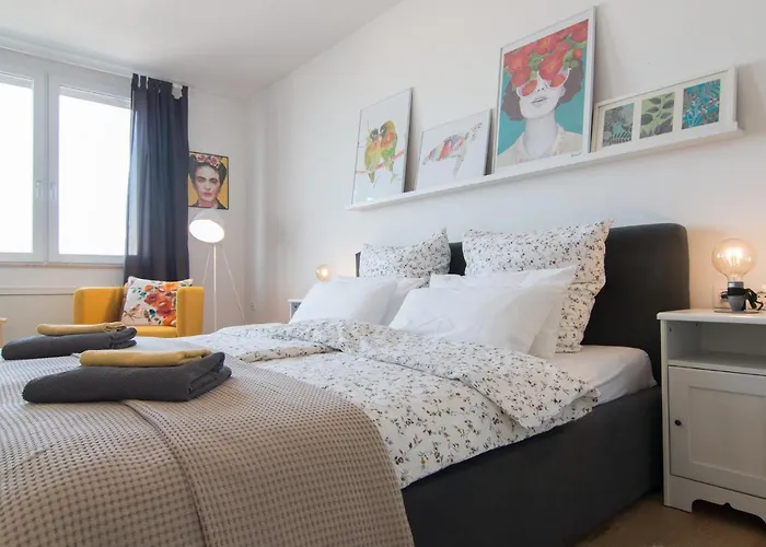 Harbour-apartment With Sea View And Parking Spot פולה