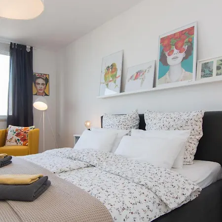 Harbour-apartment With Sea View And Parking Spot * 풀라