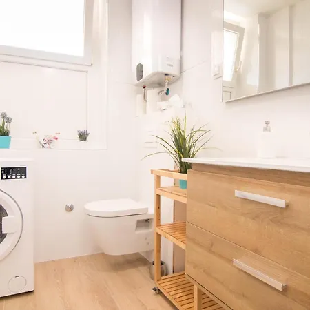 Harbour-apartment With Sea View And Parking Spot 아파트 *